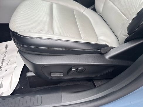 Used 2025 Ford Escape Platinum image 30