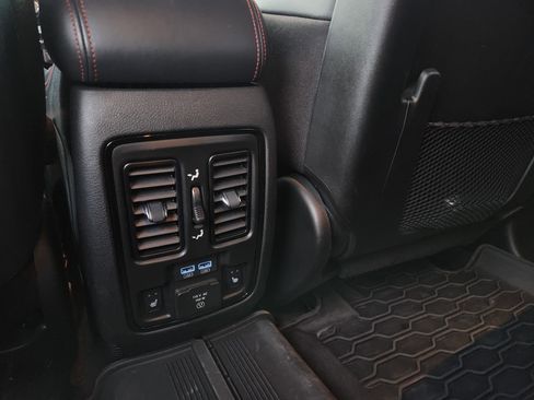 Used 2023 Dodge Durango R/T image 32