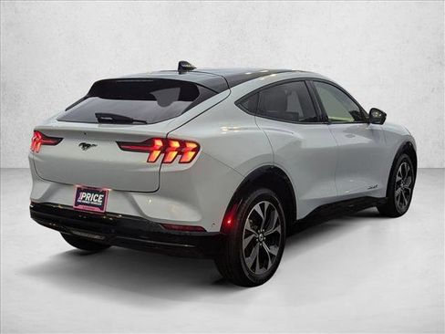 Used 2022 Ford Mustang Mach-E Premium image 5