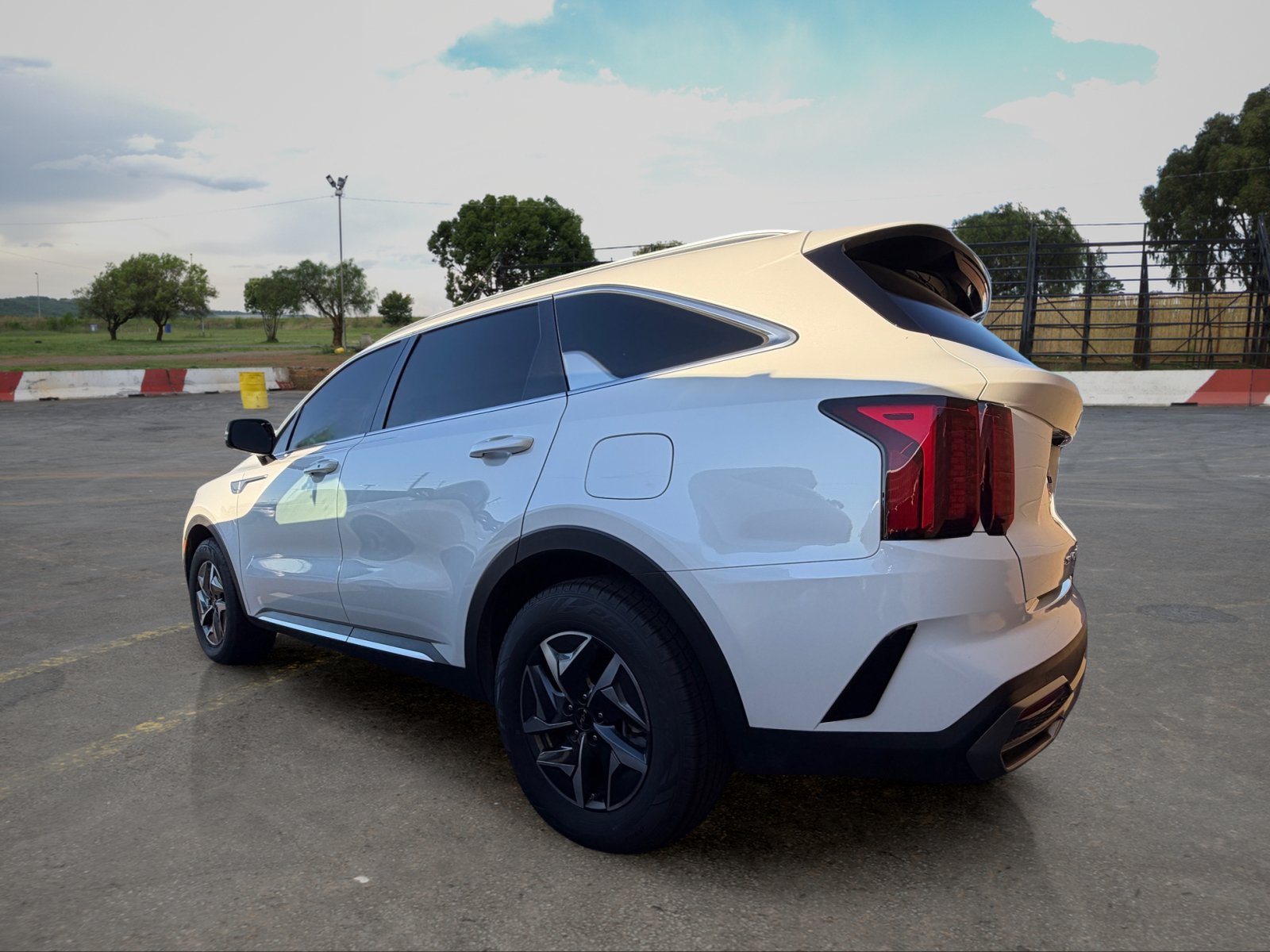 Certified 2022 Kia Sorento S FWD image 4