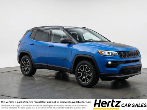Used 2025 Jeep Compass Trailhawk image 1