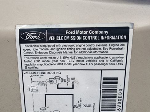 Used 2001 Lincoln Continental image 19