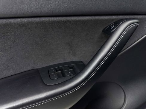 Used 2021 Tesla Model Y Long Range image 26