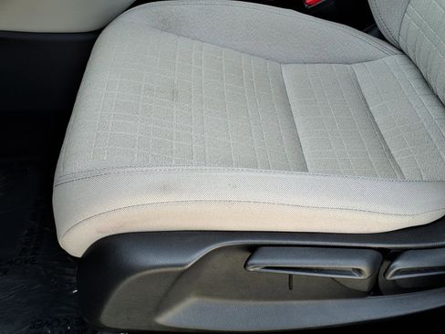 Used 2023 Honda HR-V LX image 7
