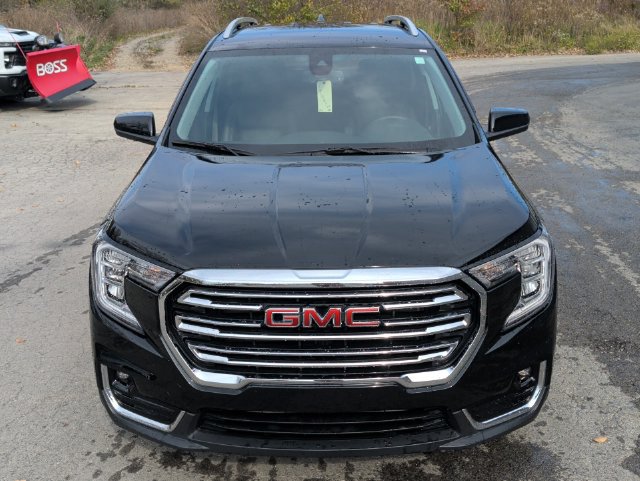 Used 2023 GMC Terrain SLT w/ LPO, Floor Liner Package FWD image 28