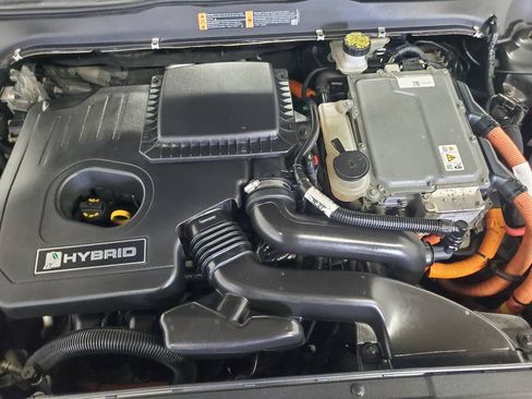 Used 2019 Ford Fusion SE FWD image 4