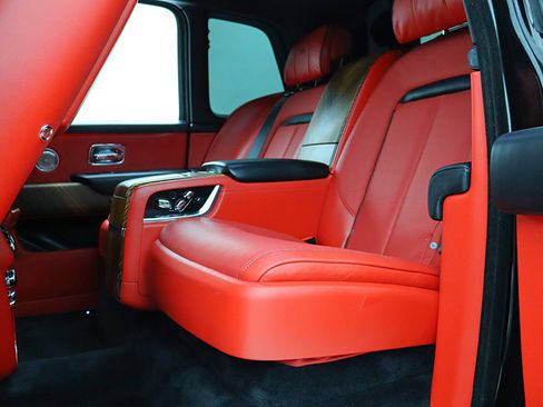 Used 2019 Rolls-Royce Cullinan AWD/4WD image 46