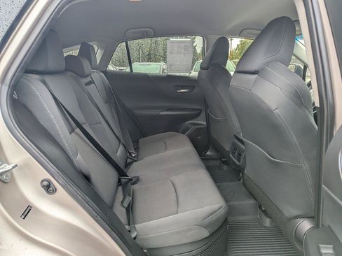 Used 2021 Toyota Venza LE AWD/4WD image 32