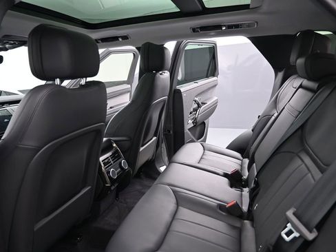 Used 2024 Land Rover Range Rover Sport SE AWD/4WD image 18