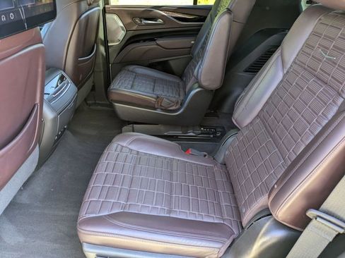 Used 2023 Cadillac Escalade Sport Platinum w/ LPO, ONYX Package image 22