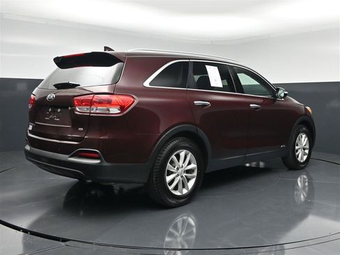 Used 2018 Kia Sorento AWD image 6