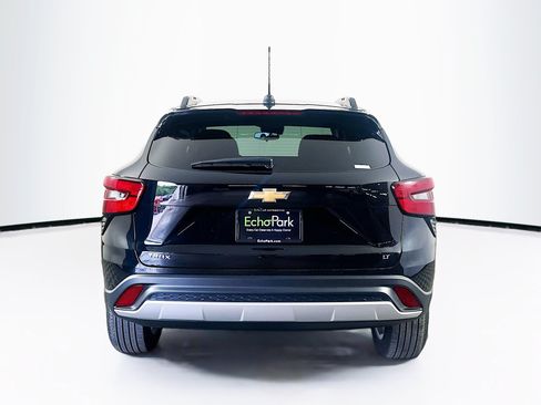 Used 2024 Chevrolet Trax LT w/ Driver Confidence Package FWD image 7