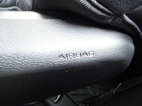 Used 2022 RAM 1500 Laramie AWD/4WD image 32