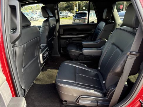 Used 2021 Ford Expedition XLT image 10