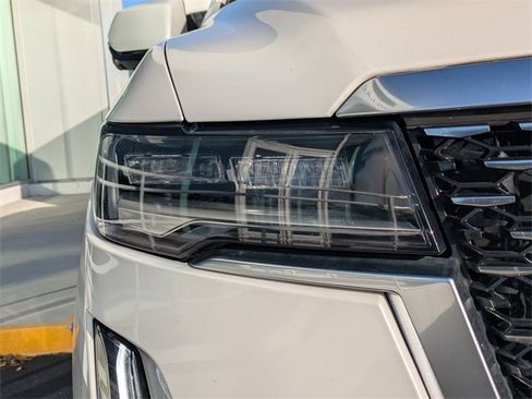 Used 2022 Cadillac Escalade Premium Luxury image 9