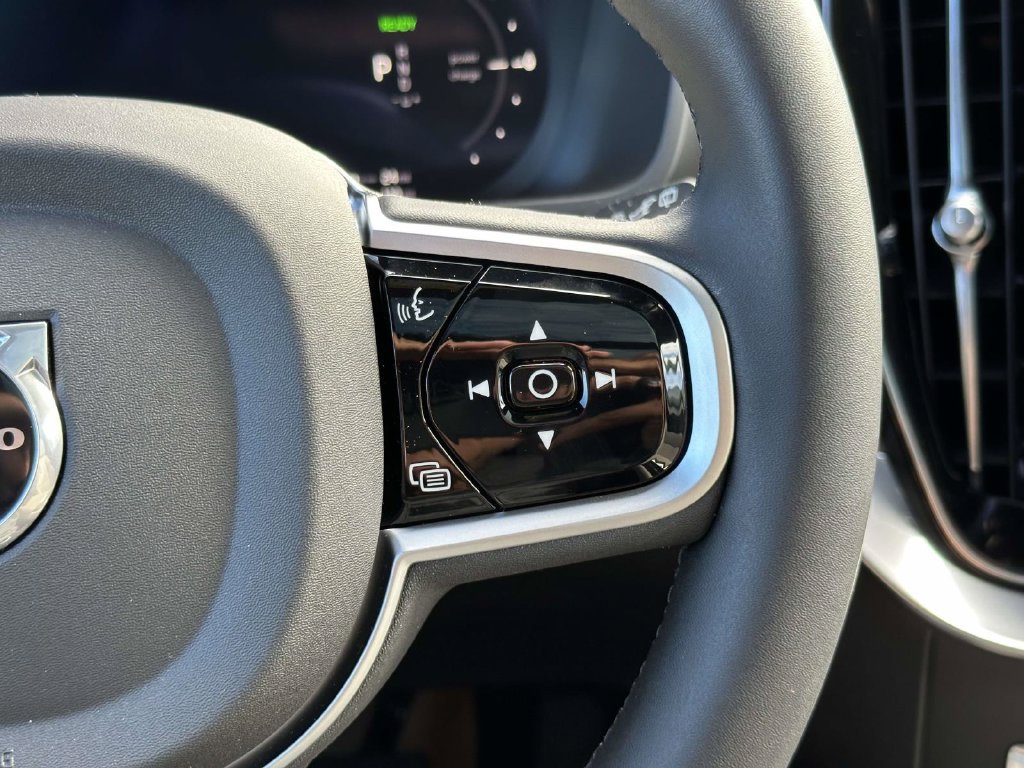 New 2026 Volvo XC90 T8 Plus w/ Protection Package Premier AWD/4WD image 9
