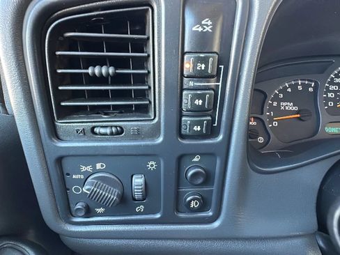 Used 2003 Chevrolet Silverado 2500 LS w/ Snow Plow Prep Package AWD/4WD image 13