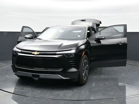 Used 2025 Chevrolet Blazer EV LT FWD image 42