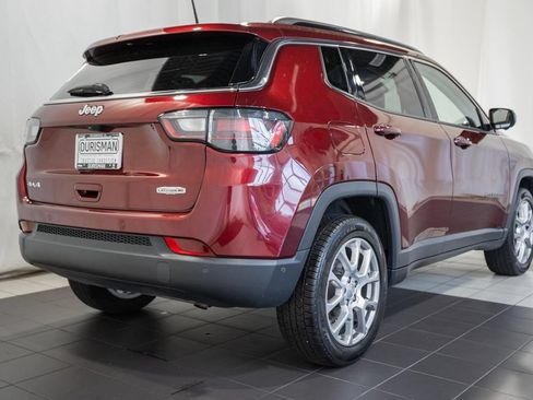 Certified 2022 Jeep Compass Latitude w/ Sun and Sound Group AWD/4WD image 4