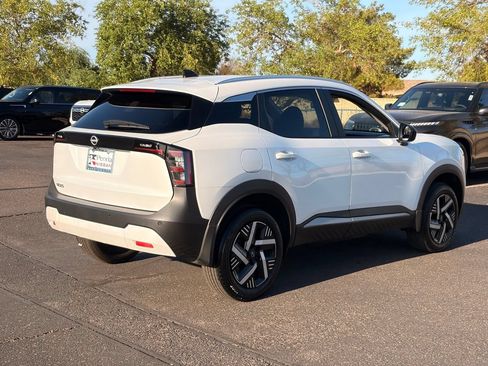 Used 2026 Nissan Kicks SV FWD image 6
