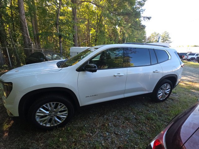 Used 2026 GMC Acadia Elevation w/ Elevation Premium Package FWD image 2