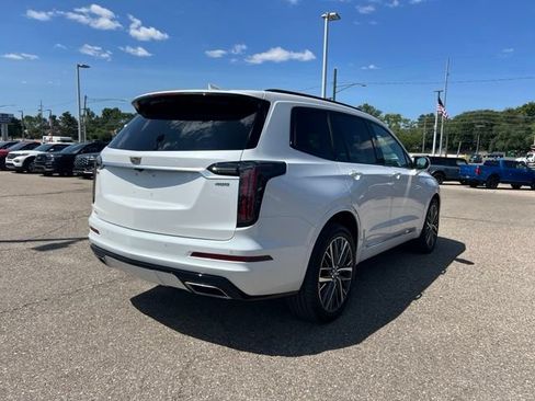 Used 2024 Cadillac XT6 Sport w/ Technology Package AWD/4WD image 3
