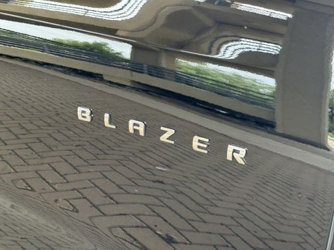 Used 2025 Chevrolet Blazer LT FWD image 13