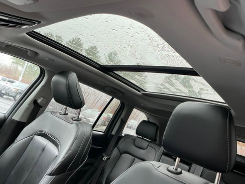 Used 2024 Jeep Grand Cherokee Limited w/ Black Appearance Package image 21