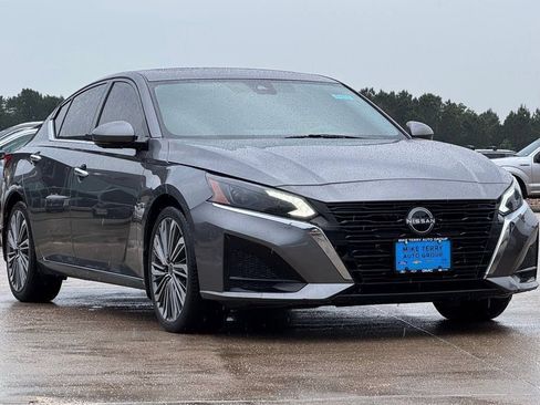 Used 2023 Nissan Altima 2.5 SL FWD image 10