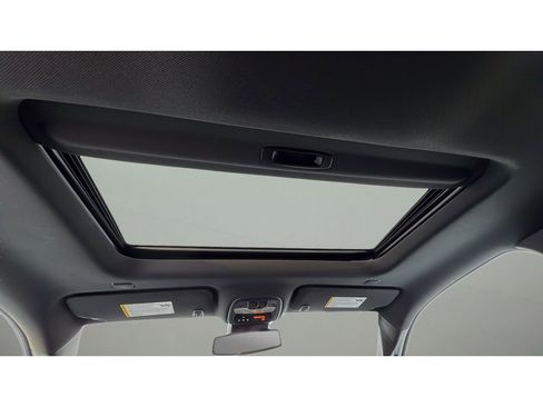 Certified 2024 Chevrolet Colorado ZR2 w/ Technology Package image 21