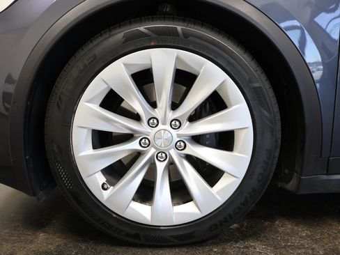 Used 2020 Tesla Model X Long Range AWD/4WD image 21