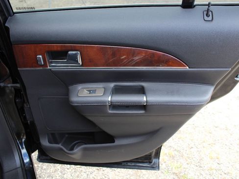 Used 2014 Lincoln MKX AWD w/ Equipment Group 102A image 23