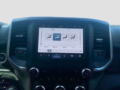 Used 2022 RAM 1500 Laramie AWD/4WD image 15