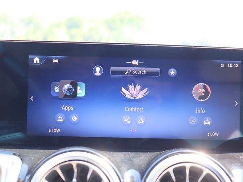 Used 2024 Mercedes-Benz GLB 250 image 28