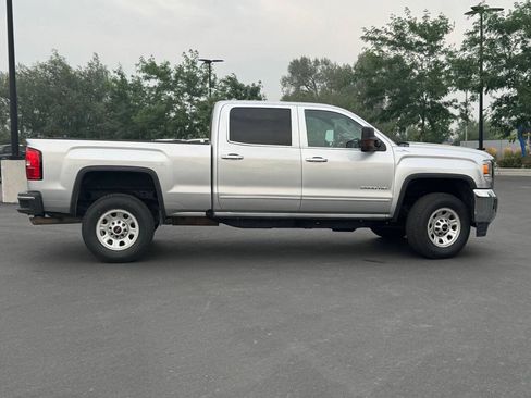 Used 2018 GMC Sierra 2500 SLE w/ SLE Fleet Preferred Package AWD/4WD image 8