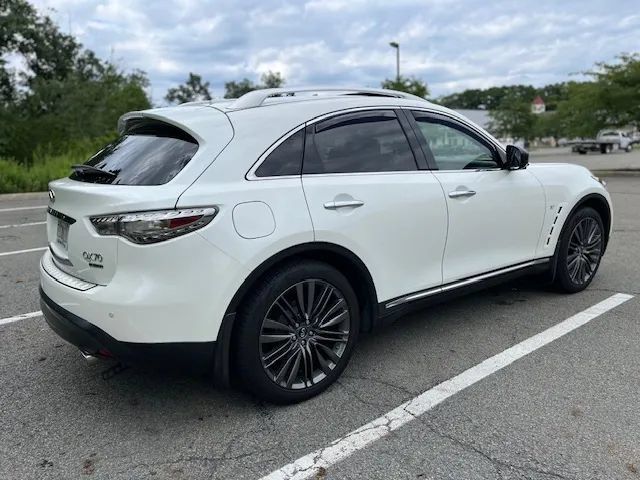 Used 2017 INFINITI QX70 AWD w/ Limited Package image 9