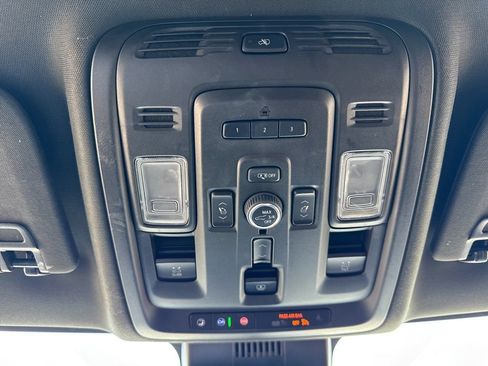 Used 2023 GMC Yukon Denali w/ Advanced Technology Package AWD/4WD image 22