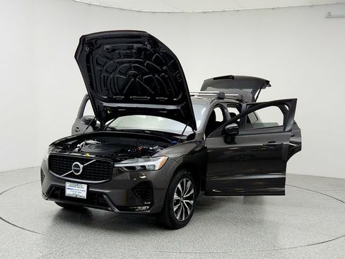 New 2025 Volvo XC60 B5 Core w/ Protection Package Premier image 9