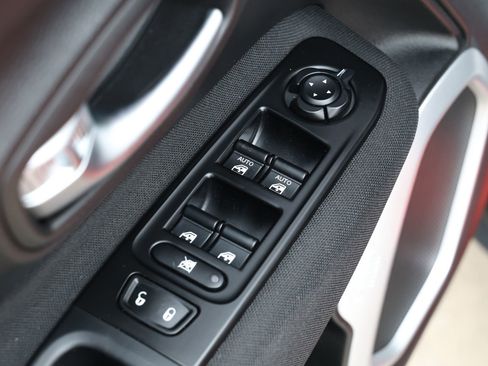 Used 2020 Jeep Renegade Latitude w/ LED Lighting Group FWD image 25
