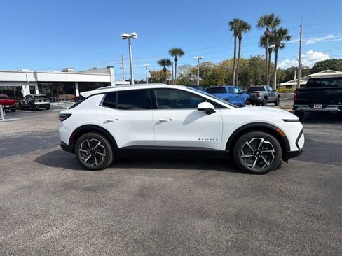 New 2026 Chevrolet Equinox EV LT image 16