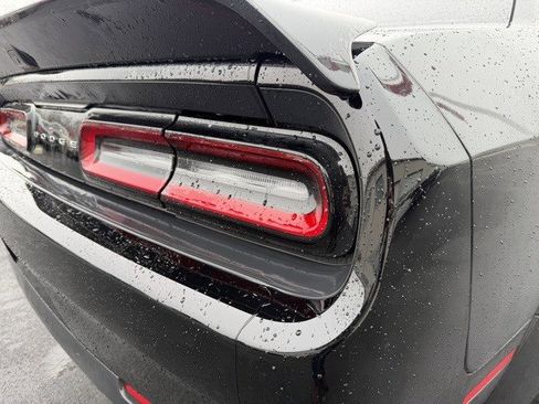 Used 2019 Dodge Challenger SRT Hellcat Redeye image 6