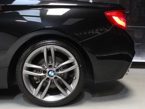 Used 2019 BMW 230i Convertible w/ M Sport Package image 6