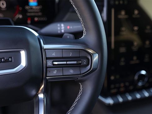 Used 2024 GMC Acadia Denali w/ Super Cruise Package image 13