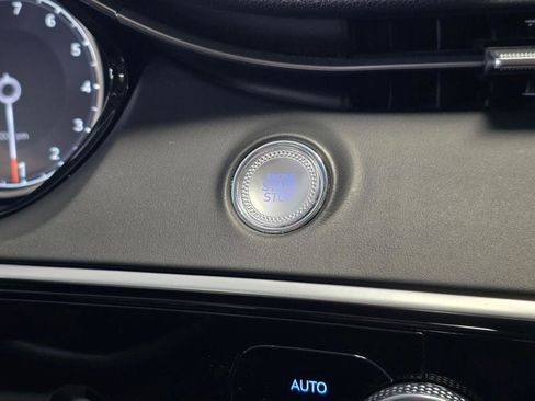 Used 2025 Genesis GV70 2.5T image 31