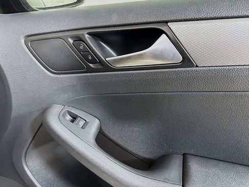 Used 2017 Volkswagen Jetta S image 29