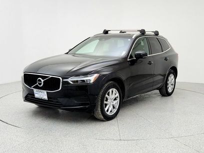Used 2019 Volvo XC60 T5 Momentum w/ Premium Package