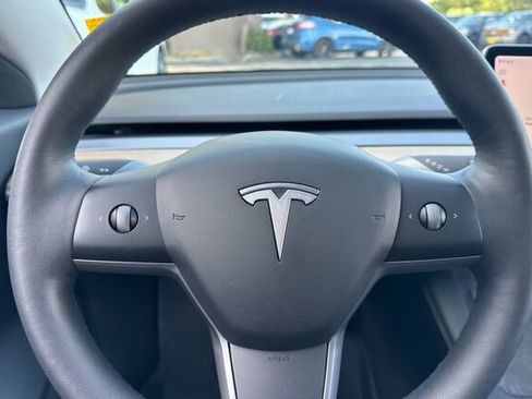 Used 2021 Tesla Model 3 Standard Range Plus RWD image 21