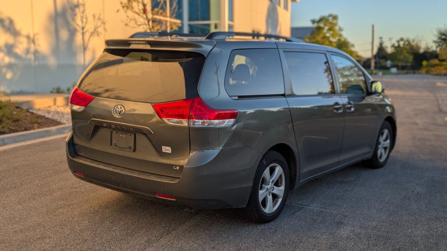 Used 2013 Toyota Sienna LE FWD image 3