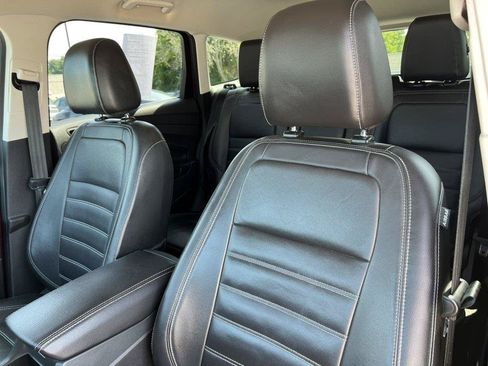 Used 2017 Ford Escape SE w/ SE Leather Comfort Package AWD/4WD image 11