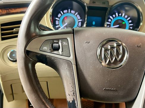 Used 2011 Buick LaCrosse CXL image 18